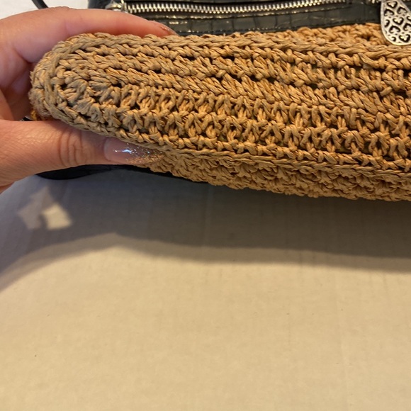 Brighton Straw Woven Messenger Bag - Picture 15 of 15